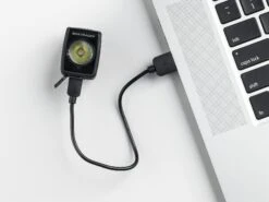 Bontrager Ion 200 RT Cykelforlygte -Billi Bi butik BontragerIon200RT 23709 A Alt3