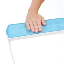 OXO Good Grips No-Spill Ice Cube Tray 13 OXO Good Grips No-Spill Ice Cube Tray -Billi Bi butik gg 1132080 4a