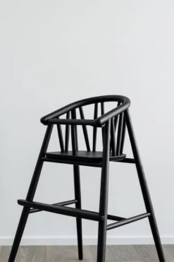 Saga High Chair -Billi Bi butik oaklings hoejstol oaklings saga high chair sortmalet eg 6686520