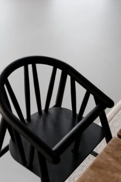 Saga High Chair -Billi Bi butik oaklings hoejstol oaklings saga high chair sortmalet eg 8651700